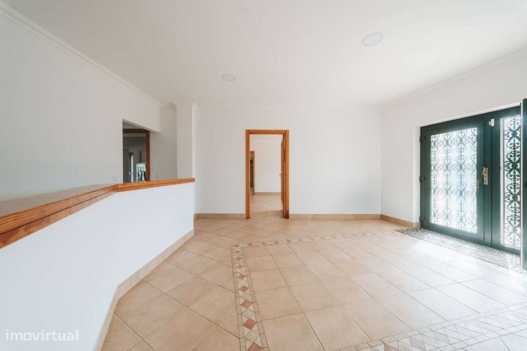 Moradia T7 isolada, com 5 suítes e vistas deslumbrantes-5