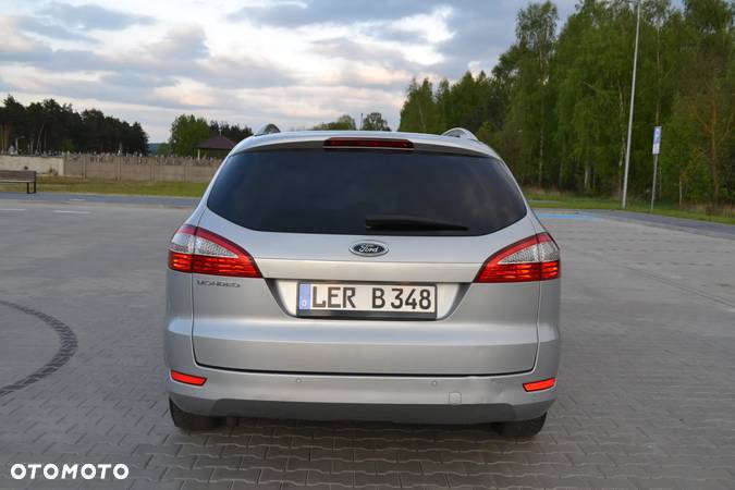 Ford Mondeo Turnier 2.0 Ghia - 13