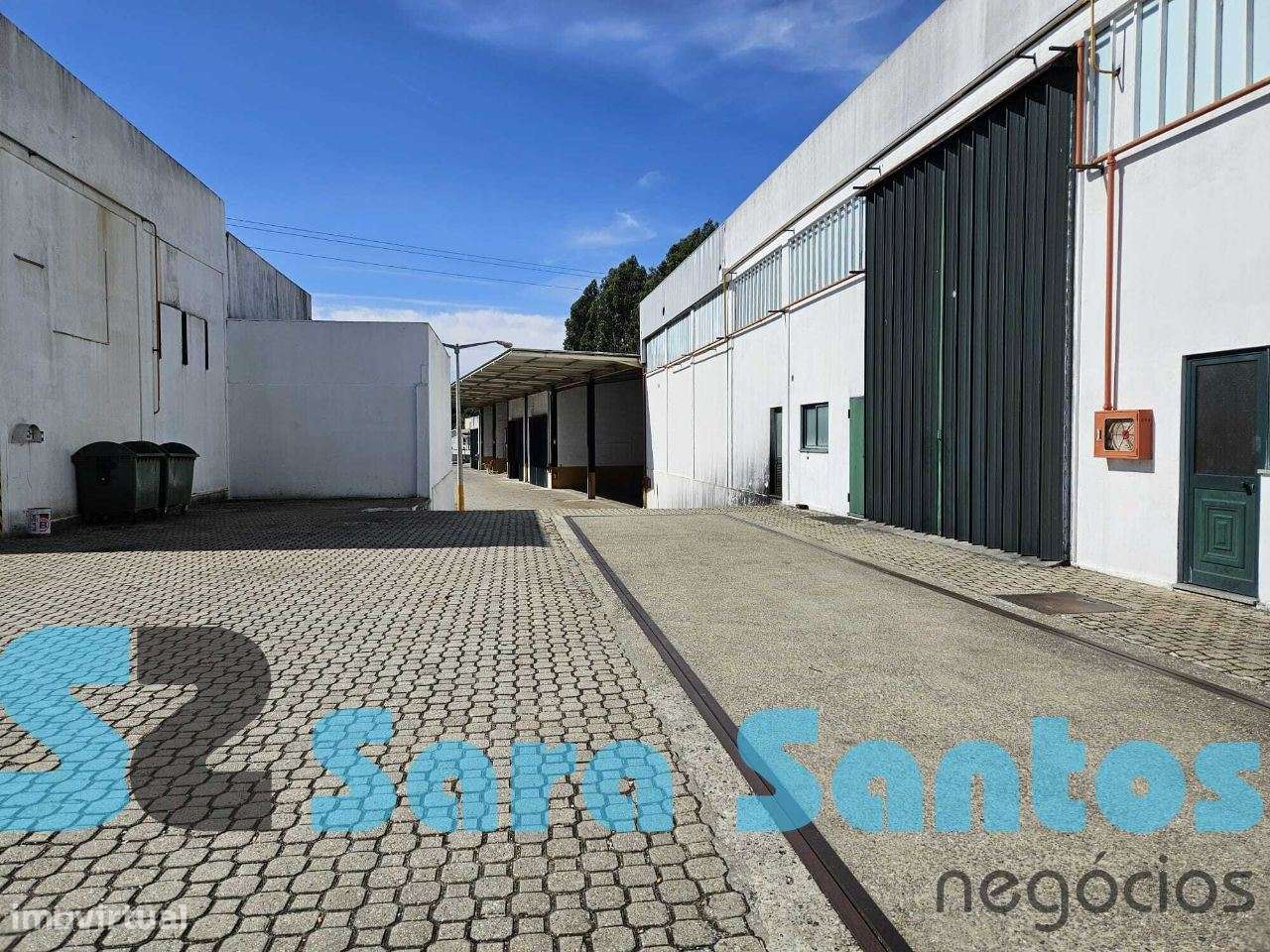 Armazéns e Escritórios com parque estacionamento-Santa Maria Feira - Grande imagem: 2/20