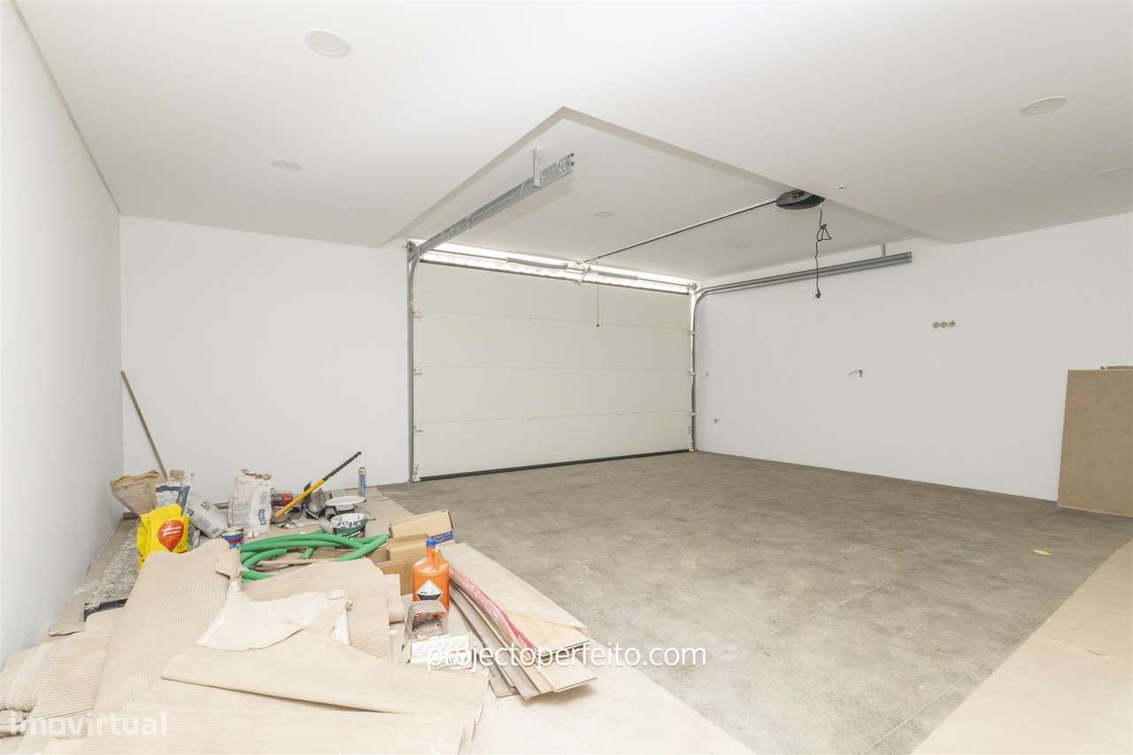 Moradia Geminada T3+1 Venda em São Félix da Marinha,Vila Nova de Gaia-8