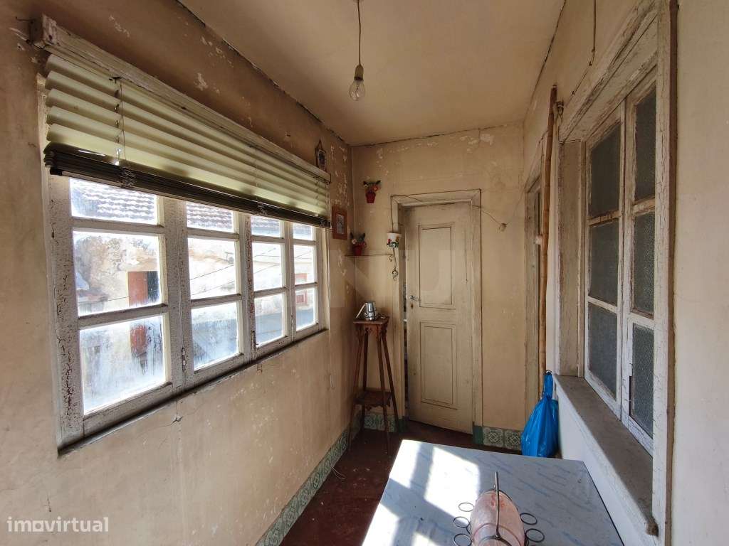 Casa com grande potencial de valorização - Ideal para remodelar-12