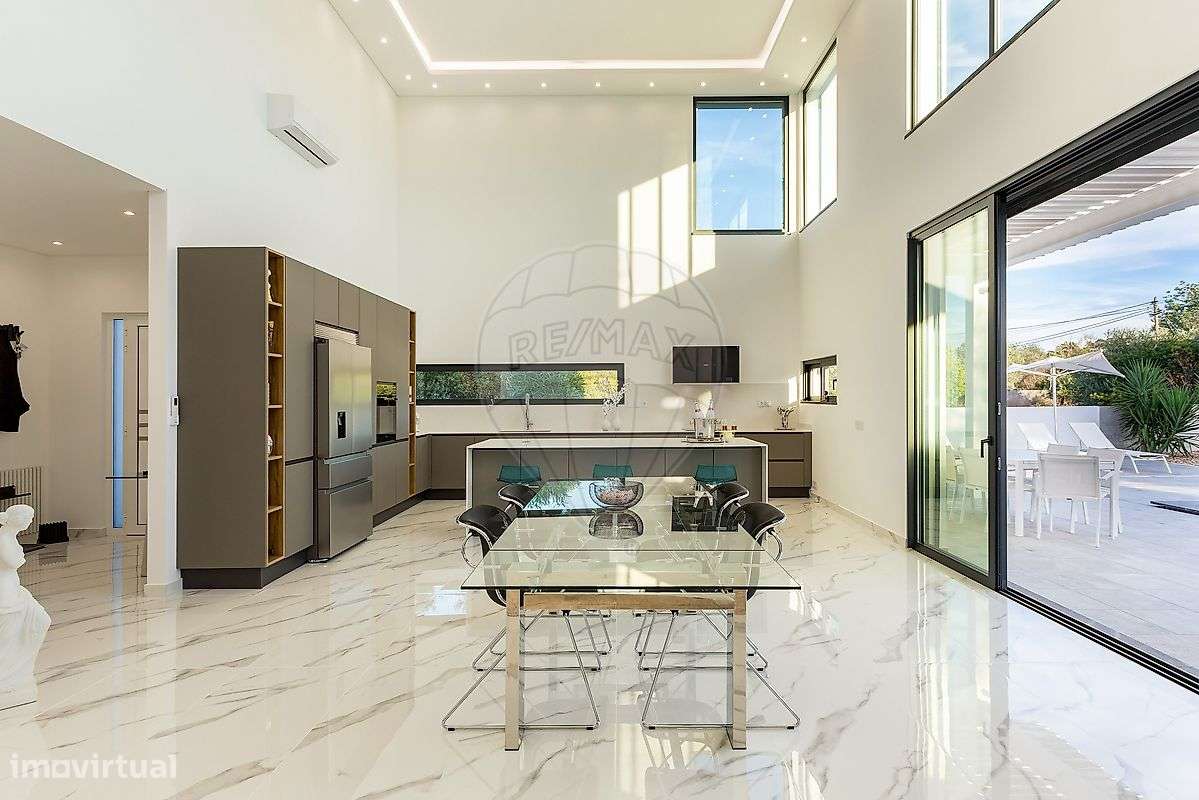 Moradia T4 para venda-1