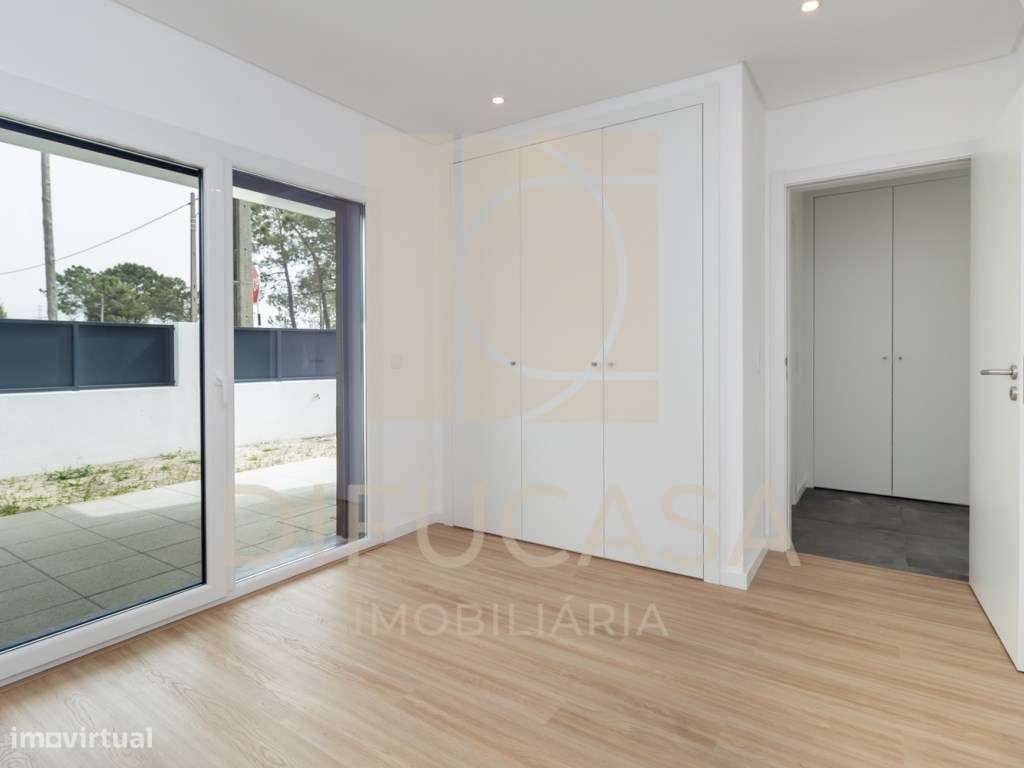 R268 Moradia Duplex - Localizada no centro de Fernão Ferro-18