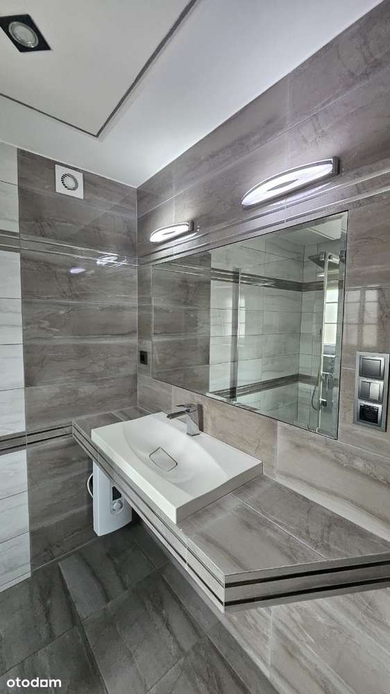 Otoczony naturą  rodzinny dom z możliwością inwestycyjną-14