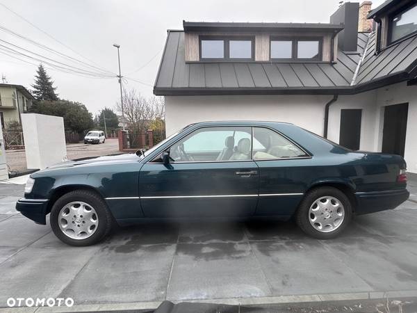 Mercedes-Benz W124 (1984-1993) - 12