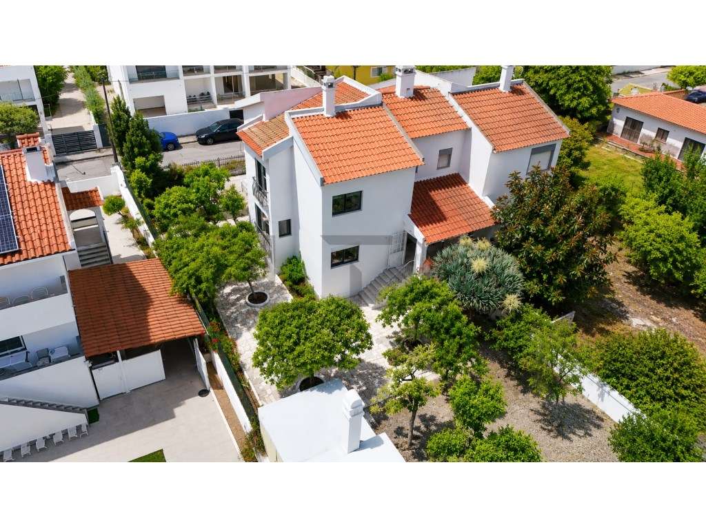 Moradia T4 em Banda totalmente Renovada com Garagem, para Venda na ...-7