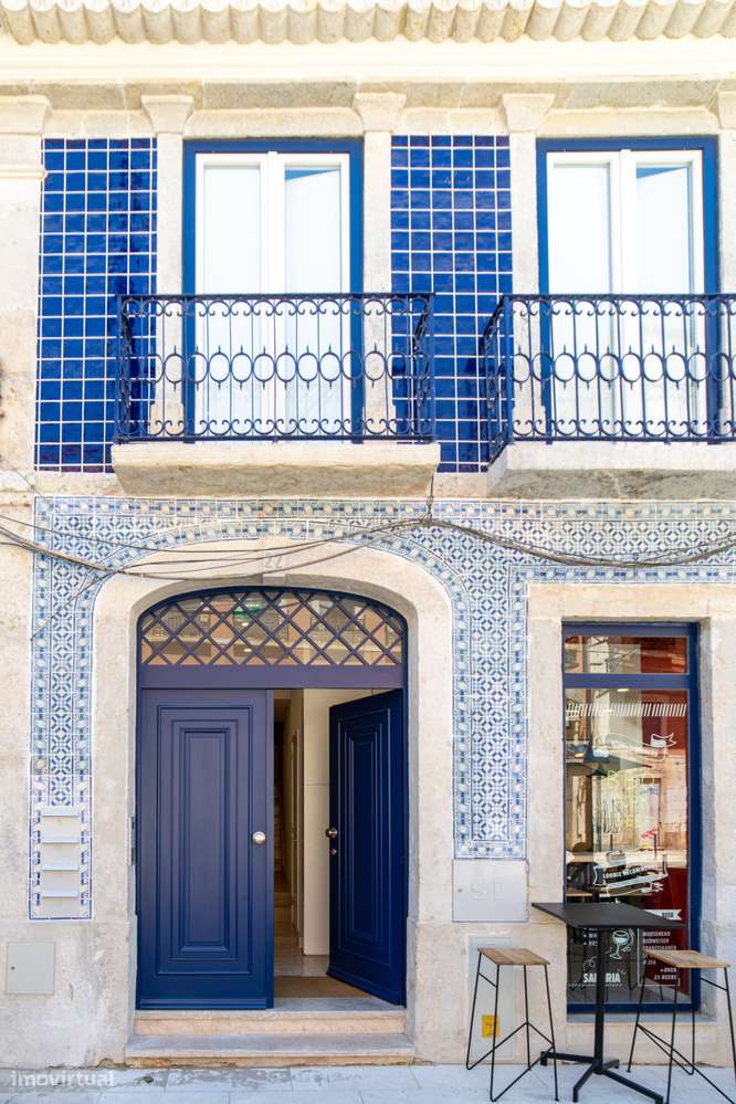 Apartamento T2 à venda no Largo Conde-Barão-34