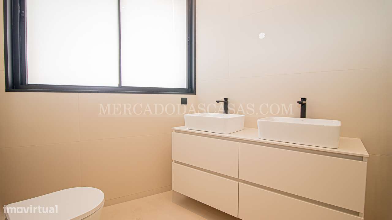Apartamento T3, último andar, grandes áreas-15