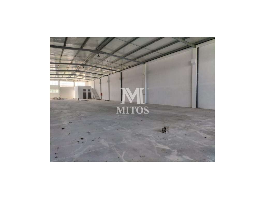 Armazém industrial para arrendamento em Fragoso - Grande imagem: 3/11