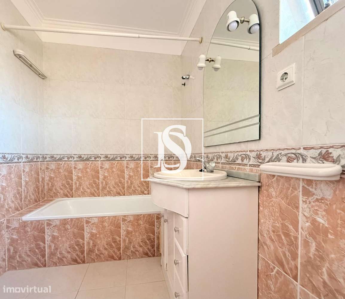 Apartamento T3 Venda em Santo António da Charneca,Barreiro-11