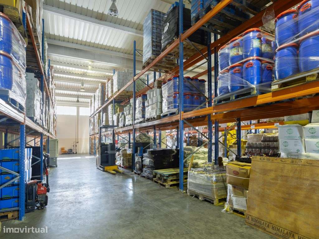 Armazém para arrendar na Estrada do Pau Queimado, no Montijo - Grande imagem: 5/26