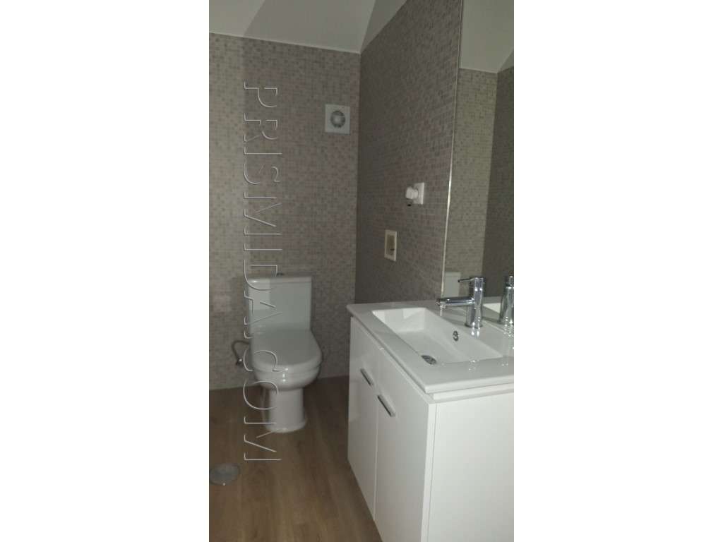 Duplex T4+office Renovado | Bi-Familiar | Terraço c/Churrasqueira-20