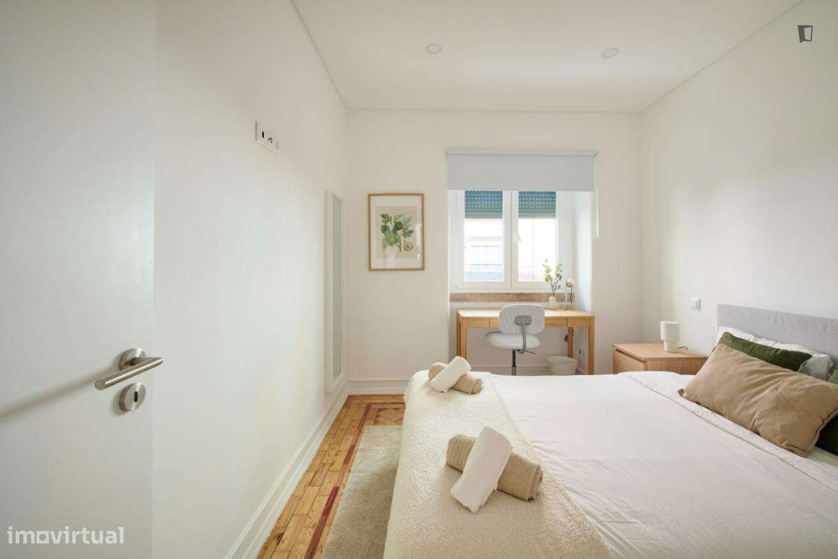 Quarto - localizado em Anjos Lisbon - Grande imagem: 2/52