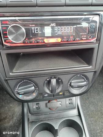 Volkswagen Fox 1.4 Style - 17