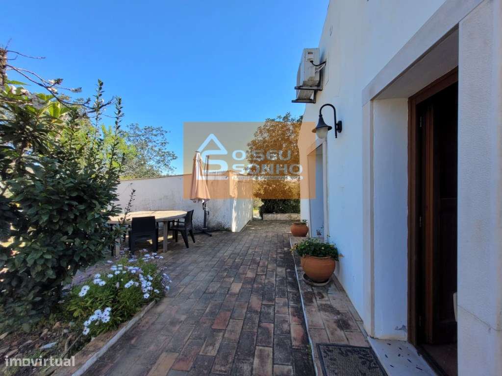 Moradia T2 com Piscina - Grande imagem: 2/29