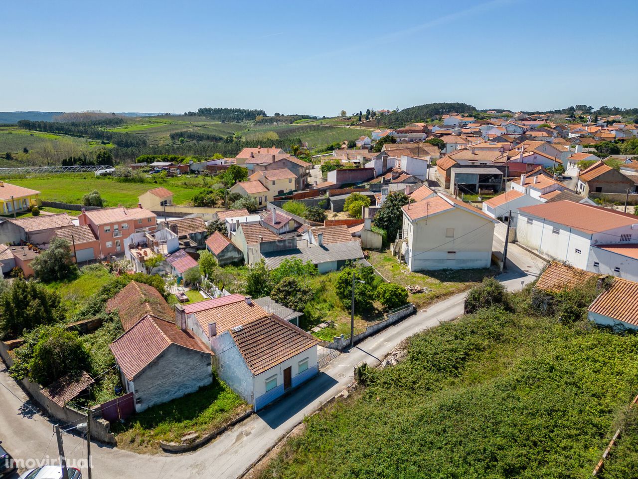 Moradia térrea isolada com terreno