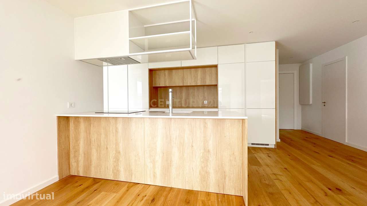 Apartamento T3 com varanda - Condomínio MUT - Arca D`água - Grande imagem: 4/37