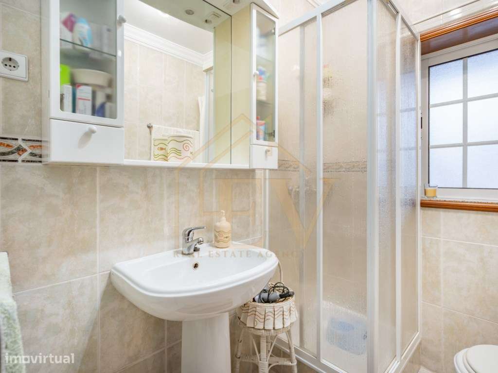 Moradia T4 em Aldão-18