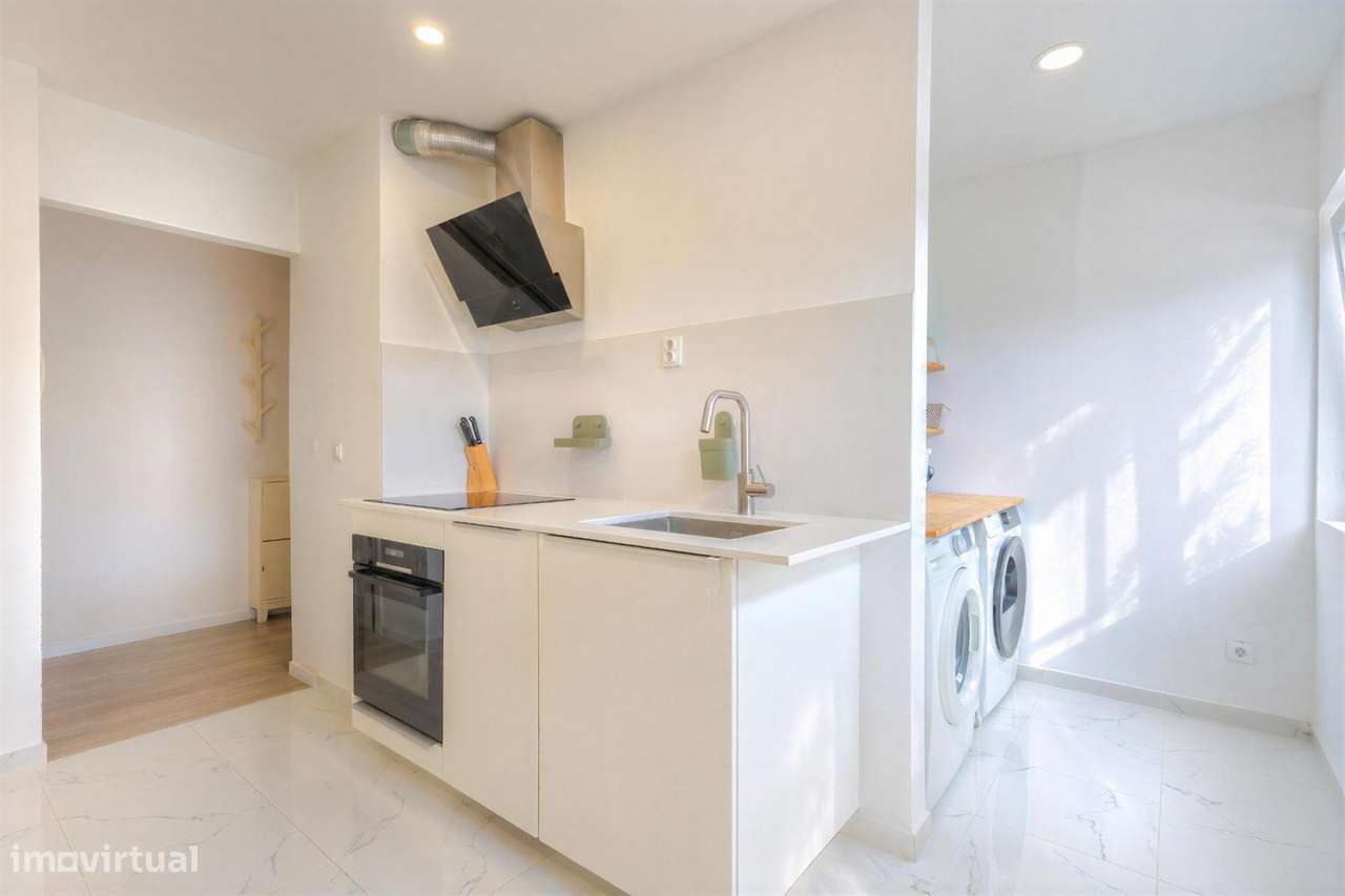 Apartamento T2 Renovado em Cruz de Pau, Matosinhos-11