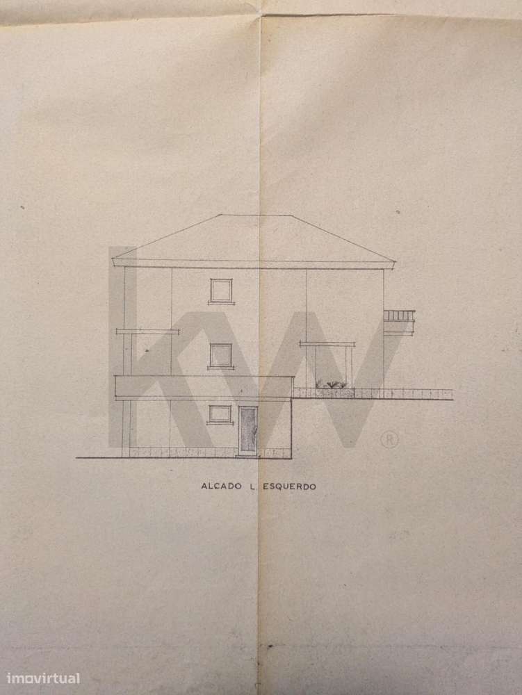 Moradia isolada para (sonhar e) remodelar | 300m2 área | Jardim à volt-41