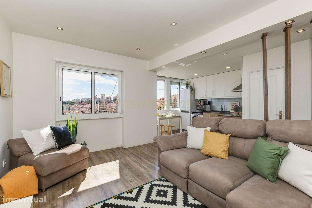 Apartamento T2 Remodelado | Vista Desafogada | Damaia de Cima – Próxim - Grande imagem: 4/22