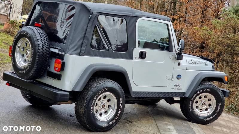 Jeep Wrangler - 22