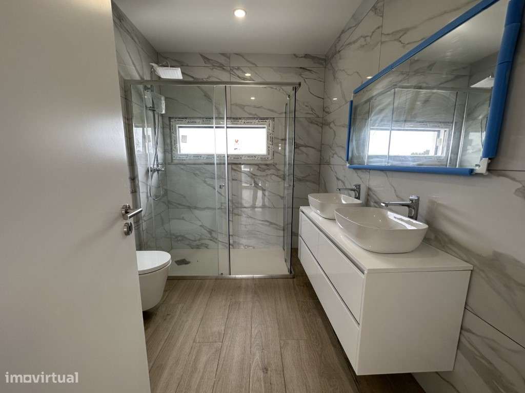 Moradia Nova na Lagoa de Albufeira - Grande imagem: 4/18