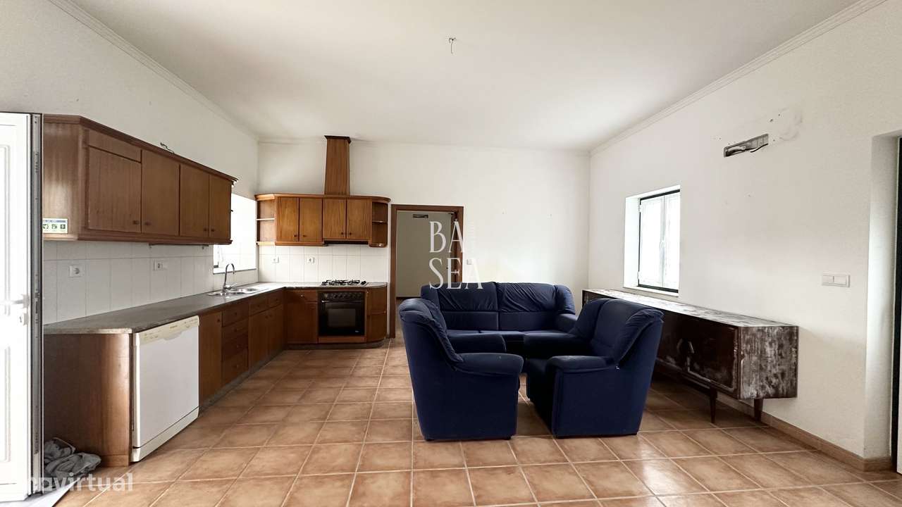 Quinta com 3 Habitações 2 Armazéns e 1 ha de Vinha em Barbeita Monção.-3