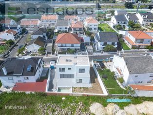Moradia Isolada T4 com piscina em Barcarena, Oeiras - Grande imagem: 3/35