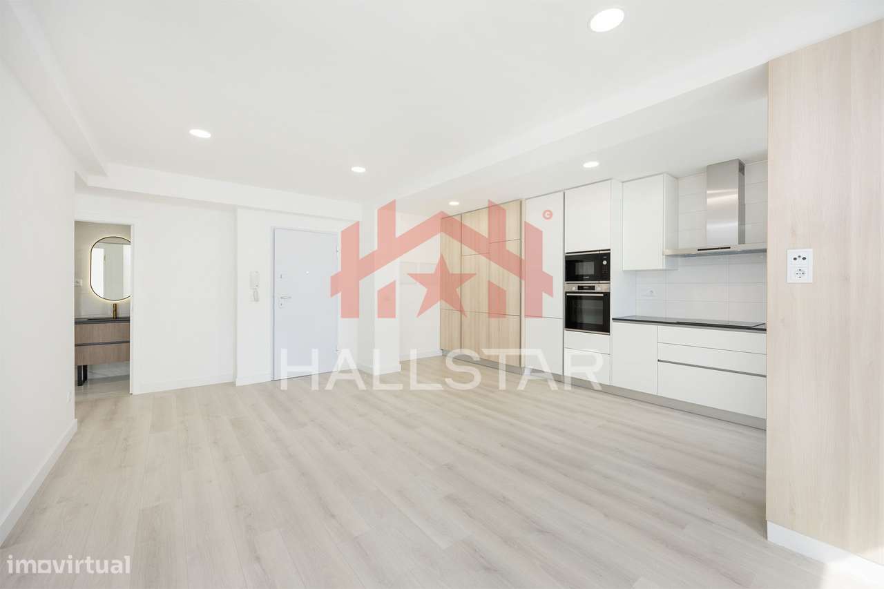 Apartamento T2 / Arrendamento / Remodelado / Cozinha Equipada / Sótão - Grande imagem: 4/23