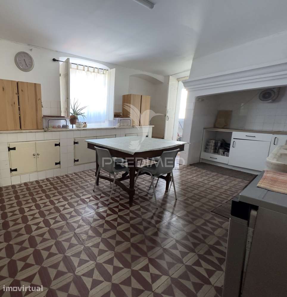 Moradia histórica com logradouro no centro de Portalegre - Grande imagem: 5/9