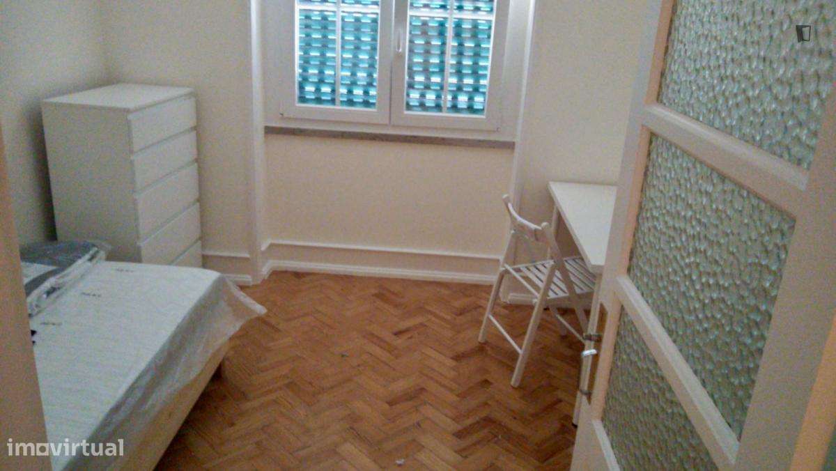 Quarto - localizado em Alameda Lisbon - Grande imagem: 2/6