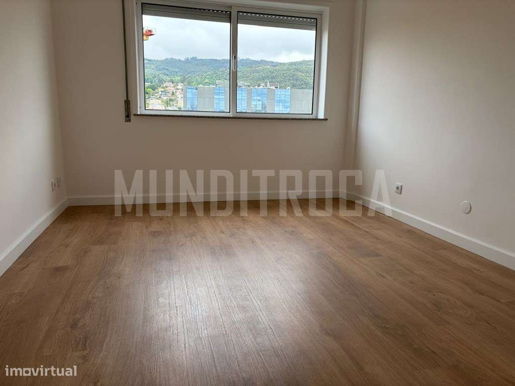 Apartamento T3 Lamaçães - Como novo-14