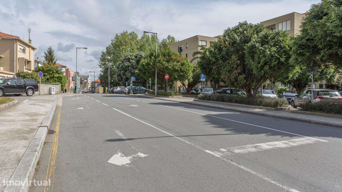 Quarto - localizado em Lordelo do Ouro Porto - Grande imagem: 3/10