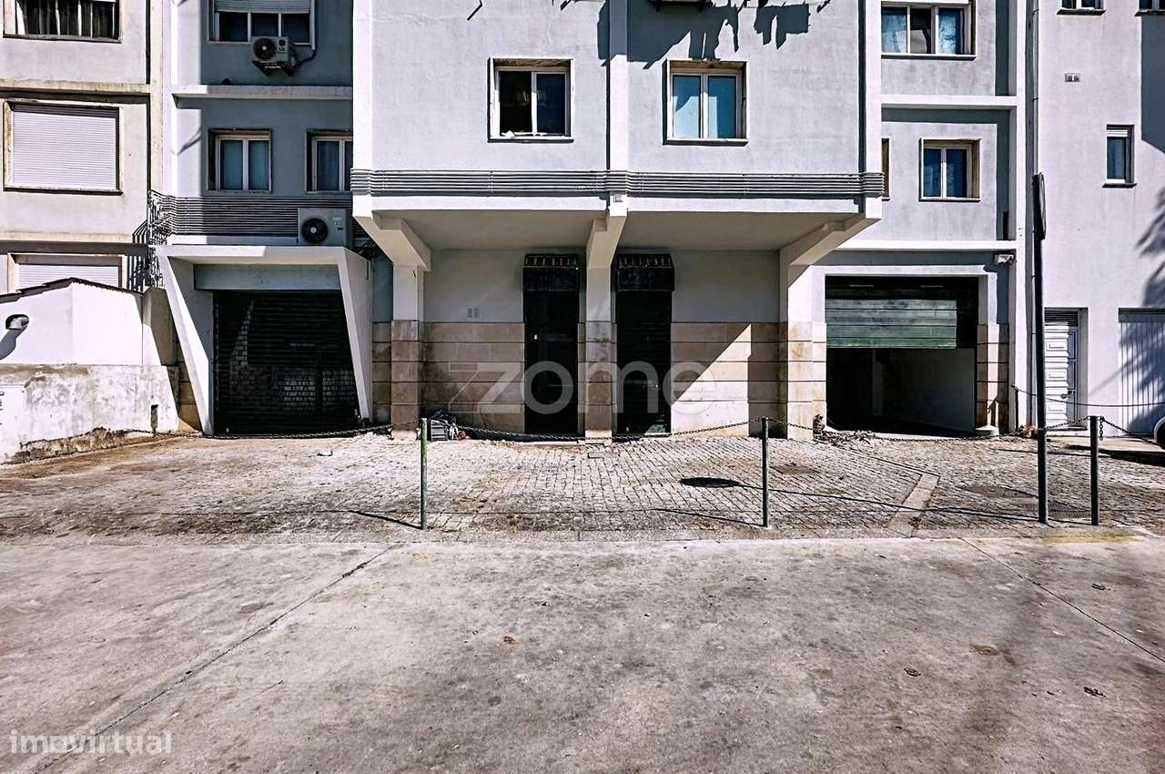 Armazém 400 m² | >13% | Centro da Cidade| C/Estacionamento 7 carros - Grande imagem: 2/34