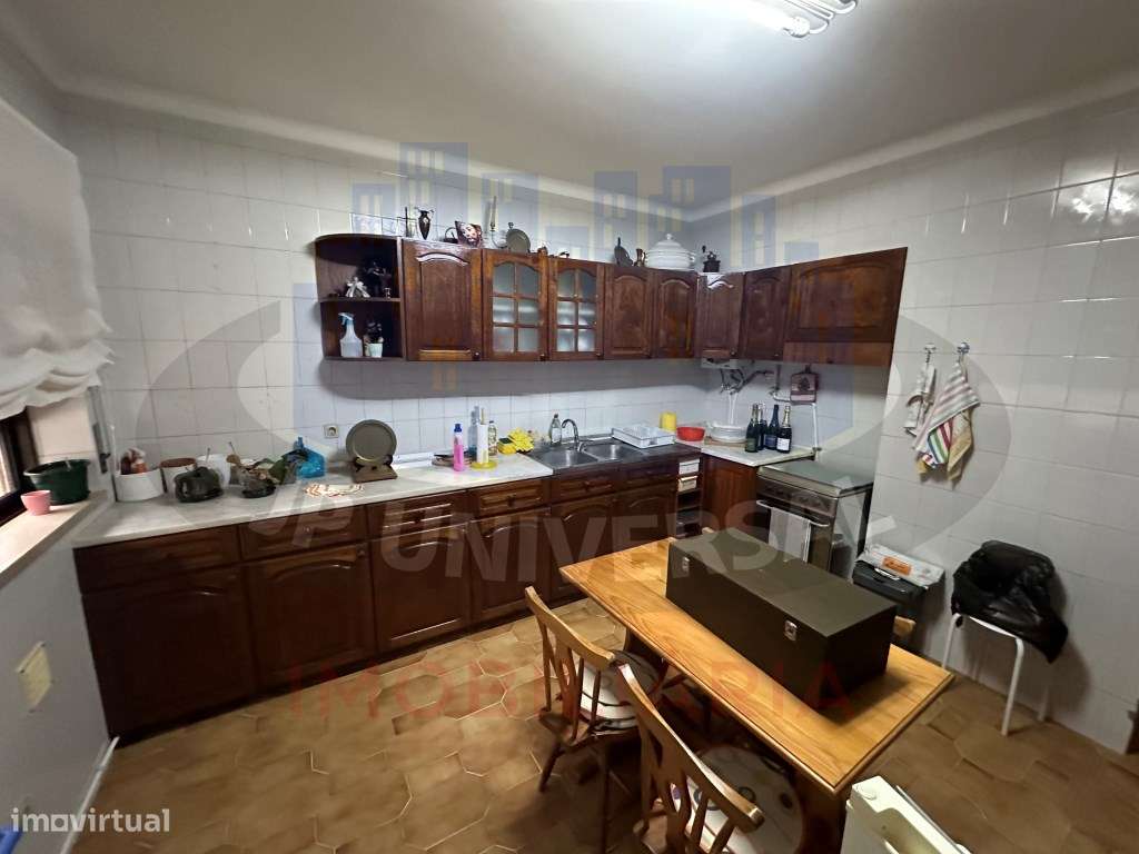 Vende-se Apartamento T3 junto à Avenida Marquês de Pombal-22