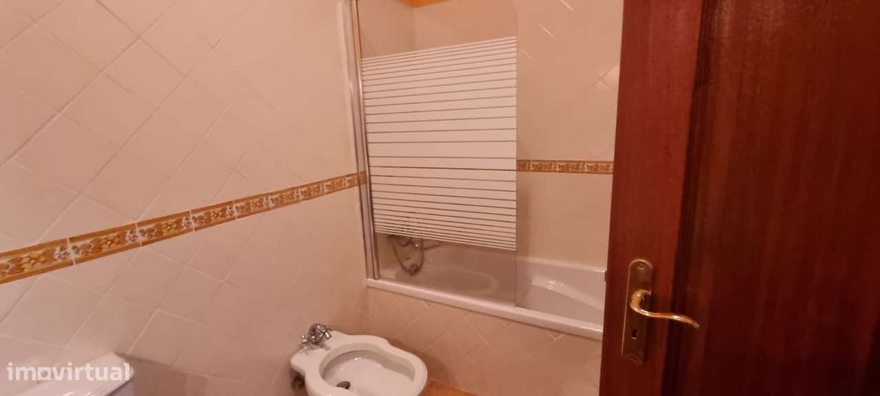 Casa / Moradia independente à venda em Rua da Raposa 26, Alenquer-7