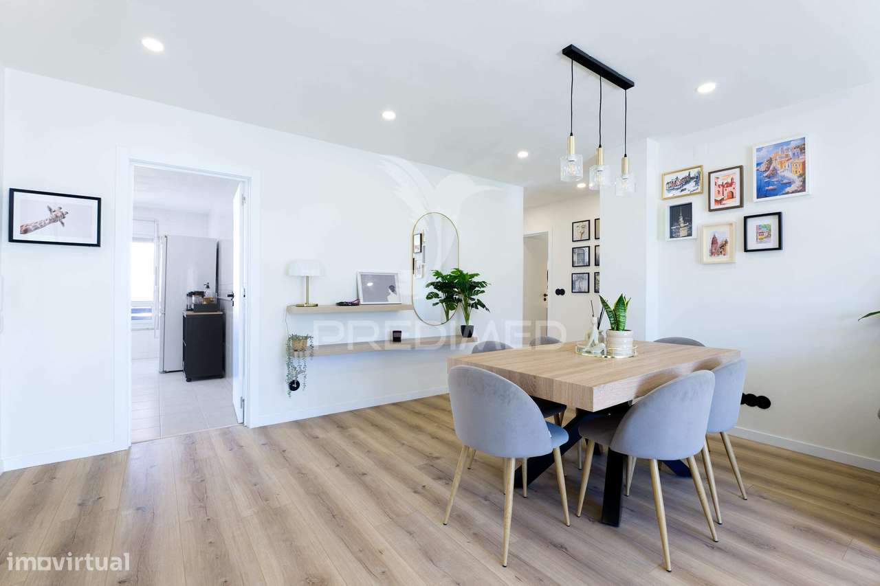 T3 em excelente estado com varanda, perto de Loures e acessos a Lisboa-15