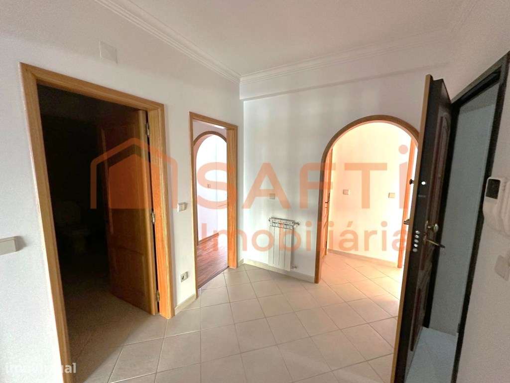 Apartamento T3 com garagem e terraço - Grande imagem: 4/11