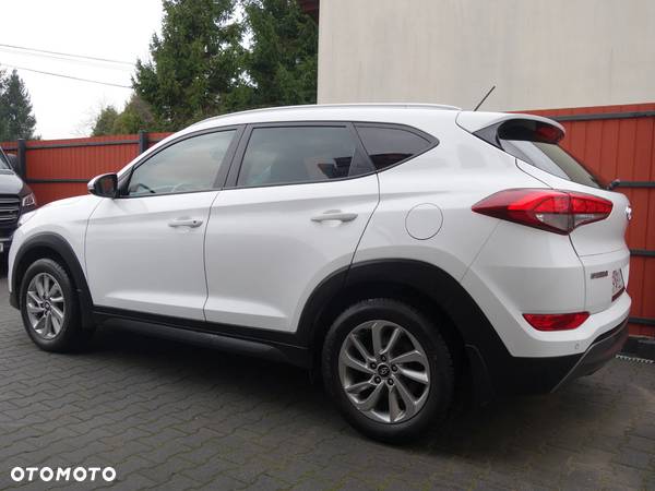 Hyundai Tucson 2.0 CRDI BlueDrive Comfort 2WD - 11