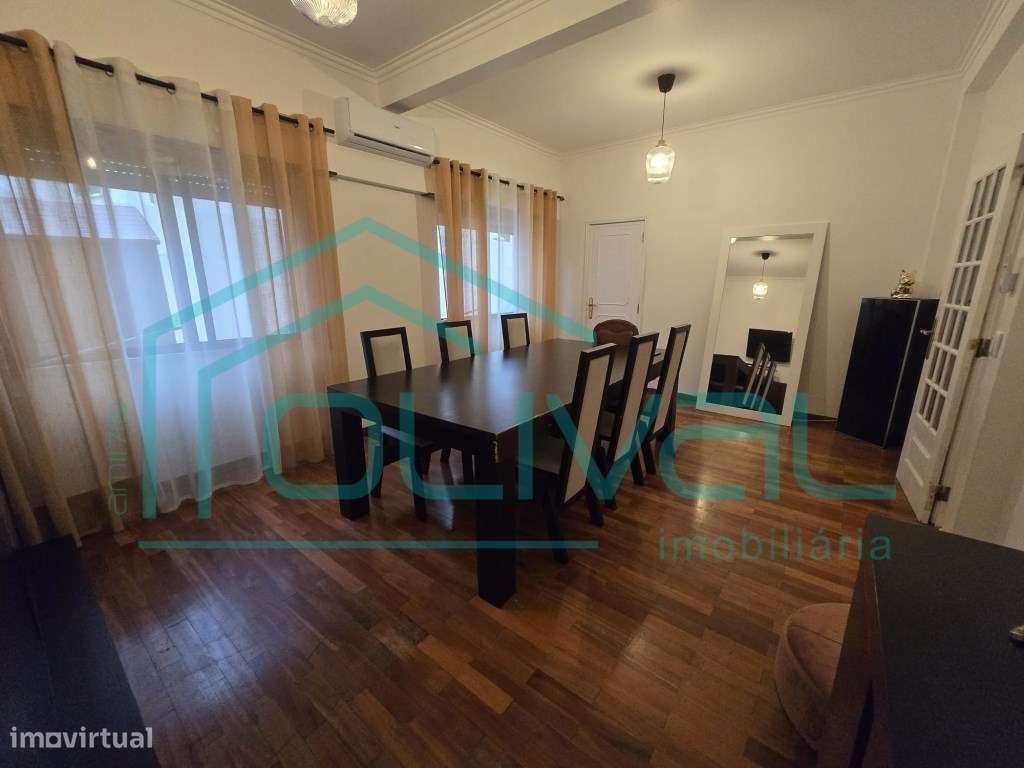 Apartamento T4 com terraço e arrecadação-5