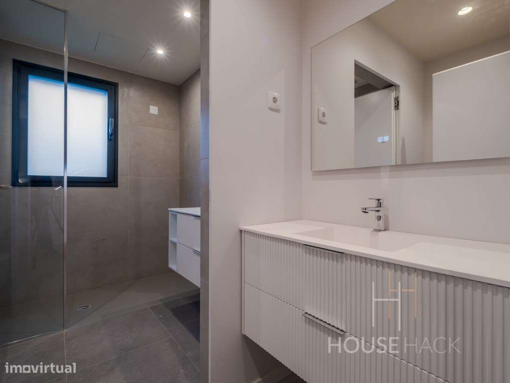 Moradias Geminadas T3 com Piscina Privativa-11