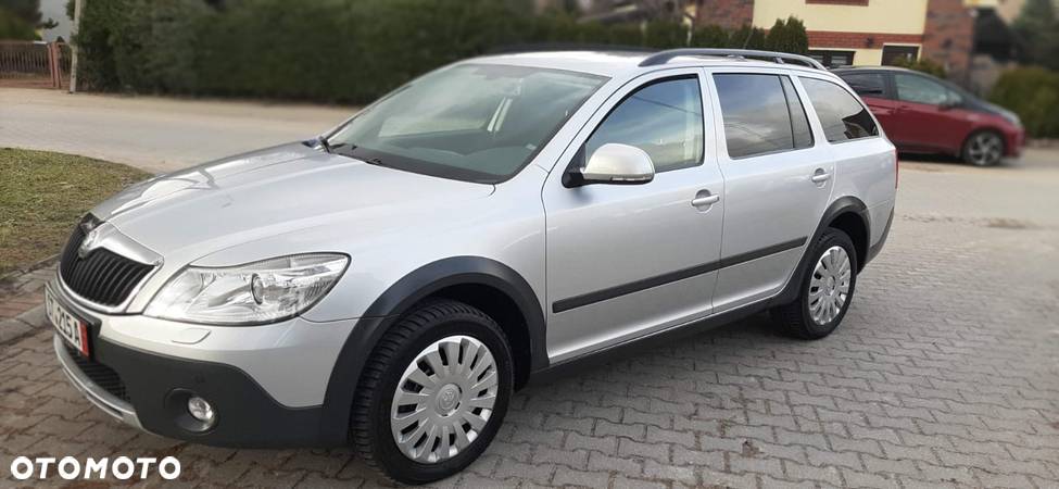 Skoda Octavia Combi 2.0 TDI DPF 4x4 DSG Scout - 2