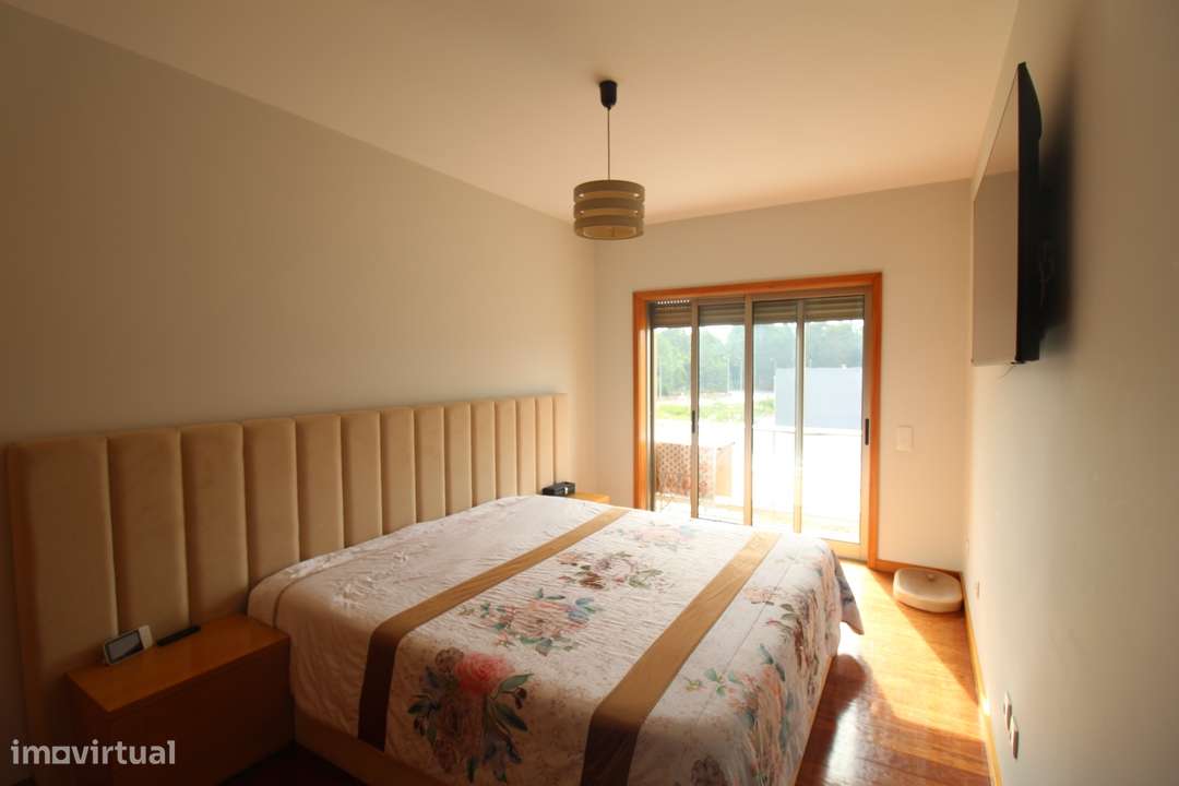 Apartamento T3 em São João de Ver com garagem fechada 3 viaturas-22