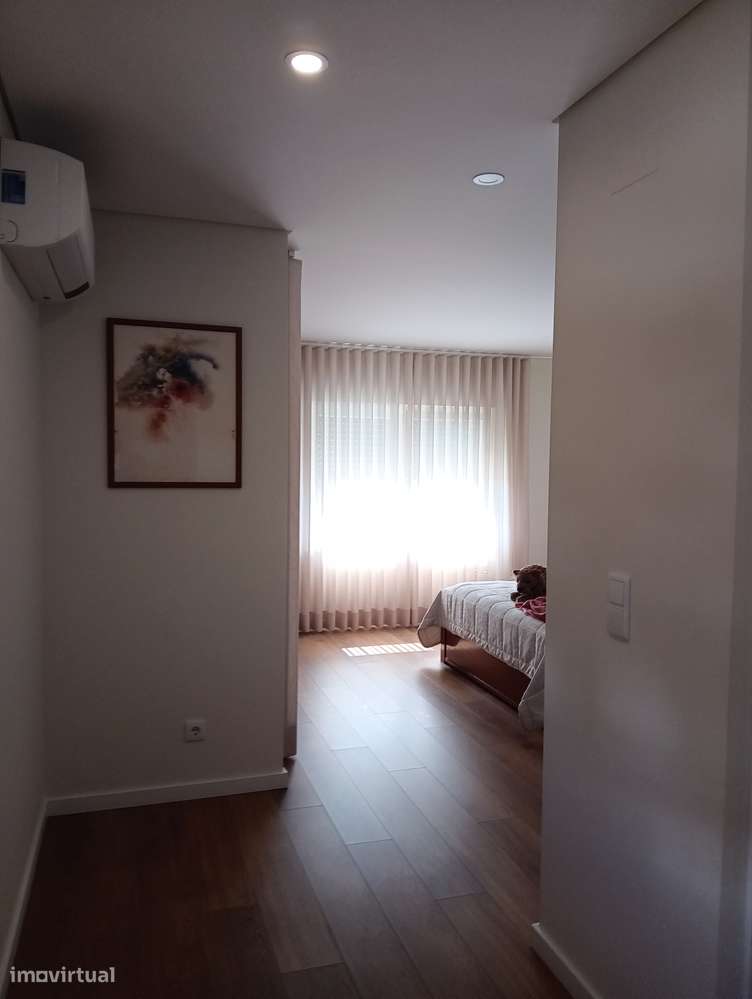 Apartamento T2 Novo com Varanda e Garagem-18