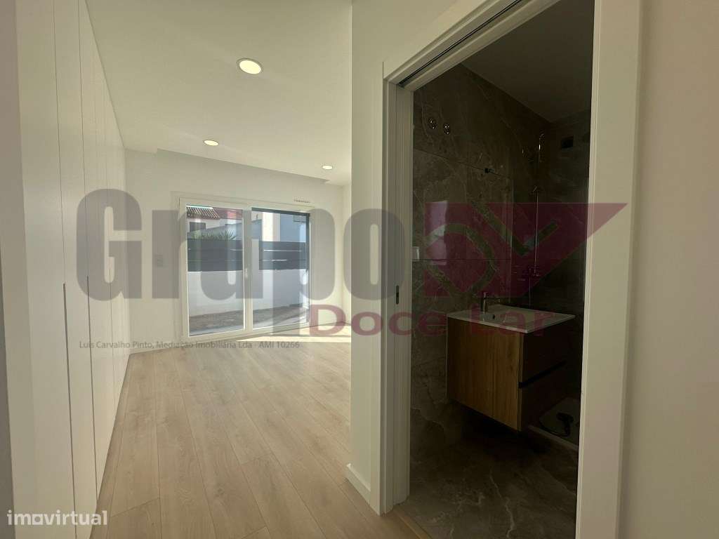 Moradia Isolada Térrea V4 em Construção - Quinta do Anjo-5