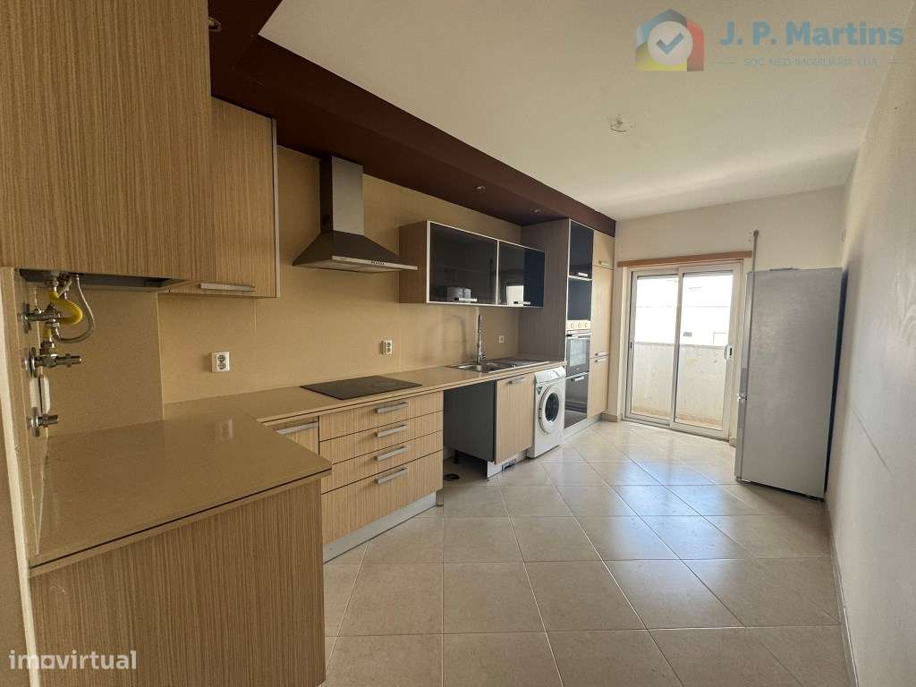 T3 c/ parqueamento e arrecadação, Lavradio (Barreiro)-1