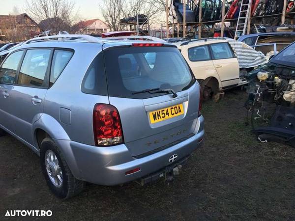 Dezmembrez SsangYong Rexton motor 2.7 xdi cu 60.000 mile - 8