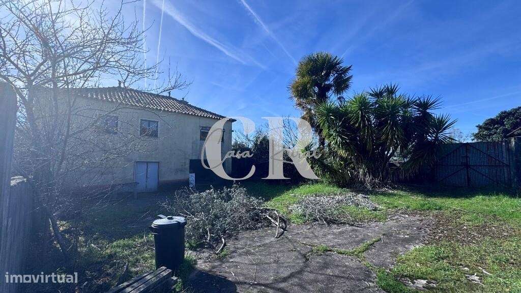 Casa de pedra com terreno e poço - Grande imagem: 5/27