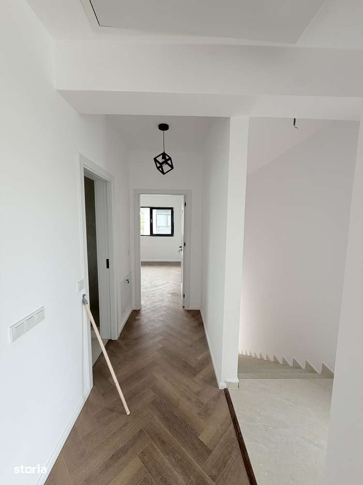 2 camere, curte și mansardă-1